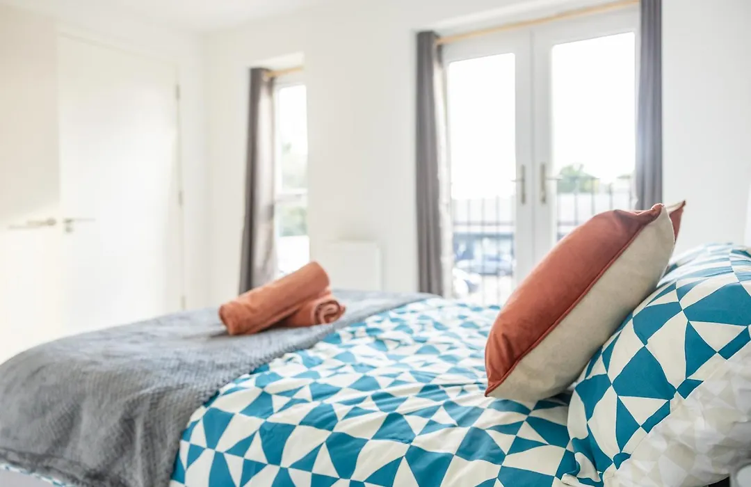Stunning Modern 3 Bedroom Townhouse - Perfect Getaway-1
